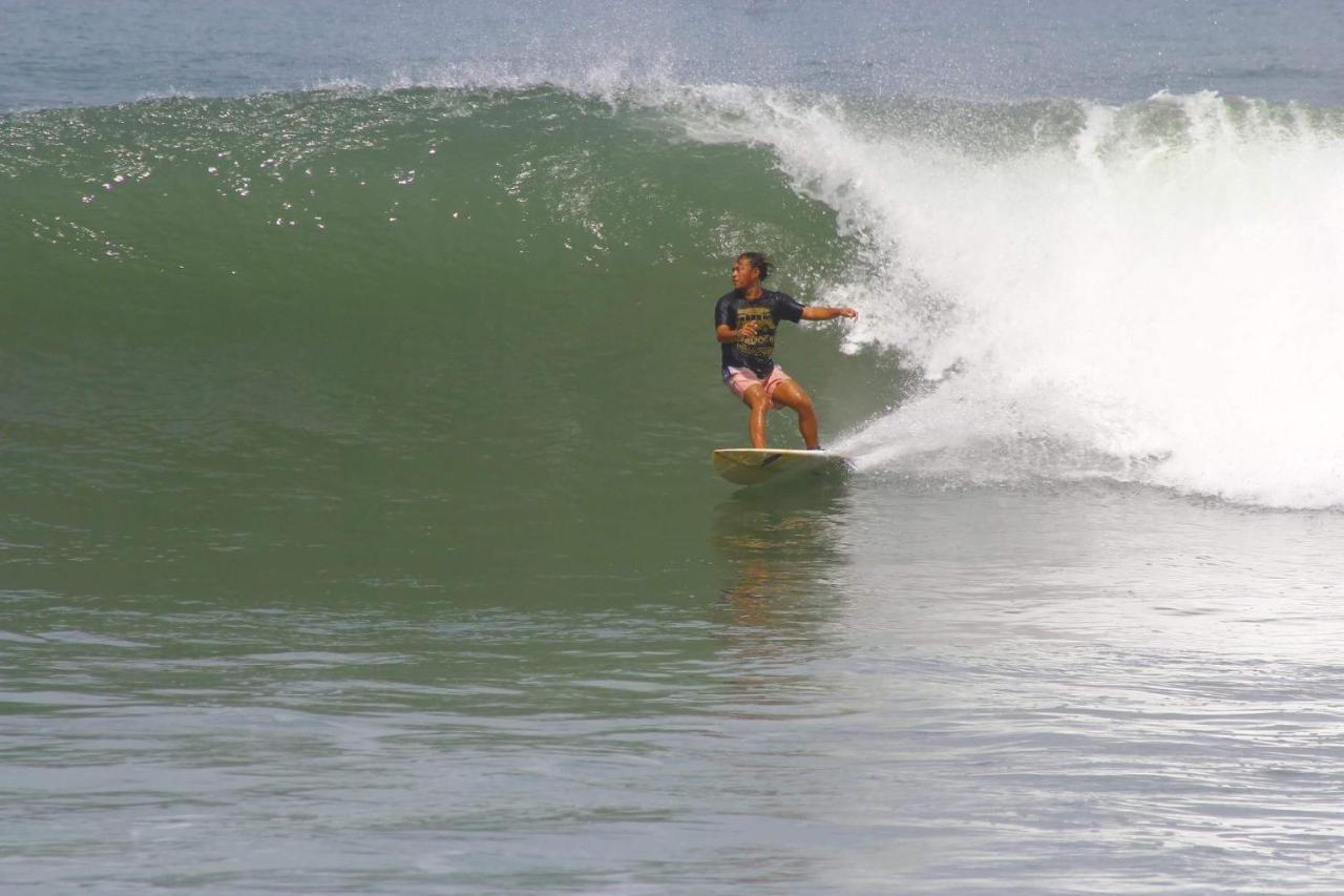 Tropical Sunday Bungalow - Surf And Stay Selong Belanak Luaran gambar