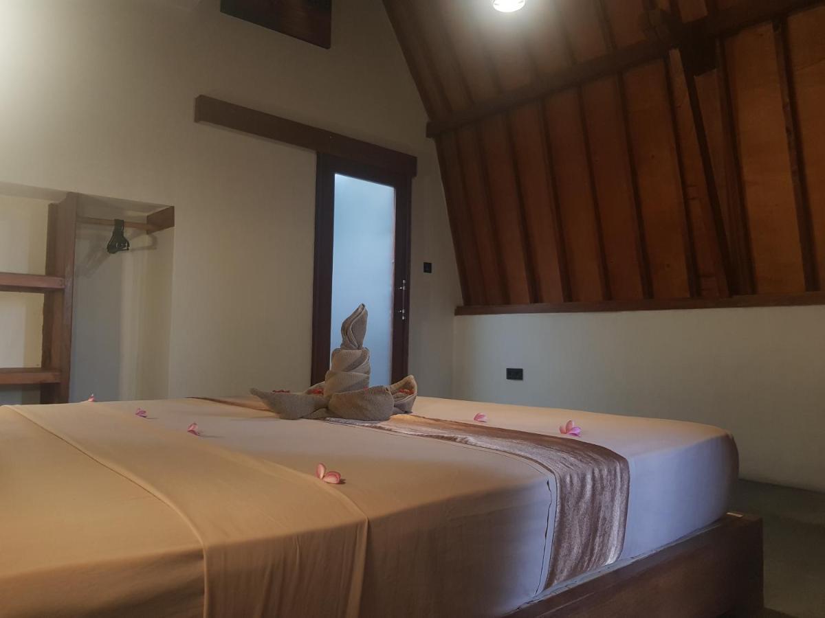 Tropical Sunday Bungalow - Surf And Stay Selong Belanak Luaran gambar