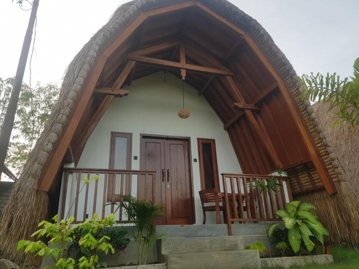Tropical Sunday Bungalow - Surf And Stay Selong Belanak Luaran gambar