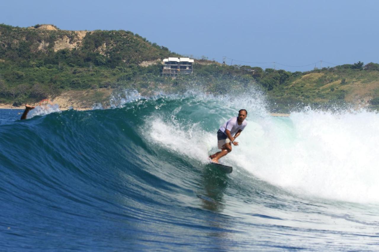 Tropical Sunday Bungalow - Surf And Stay Selong Belanak Luaran gambar