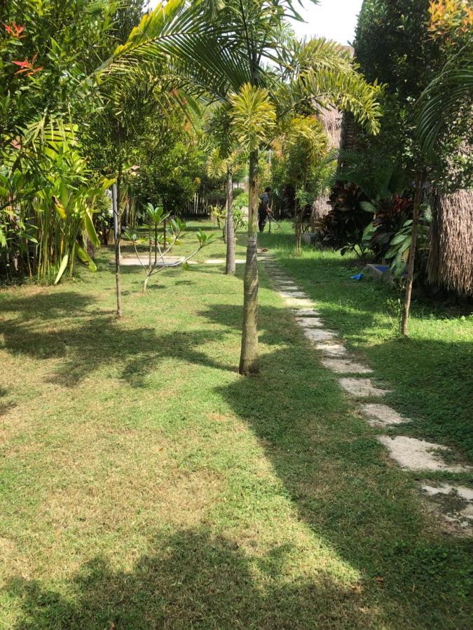 Tropical Sunday Bungalow - Surf And Stay Selong Belanak Luaran gambar